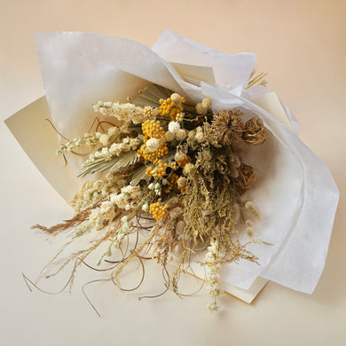 Neutral Dried Flowers. Grab and Go Bouquet. A Bunch of Dried